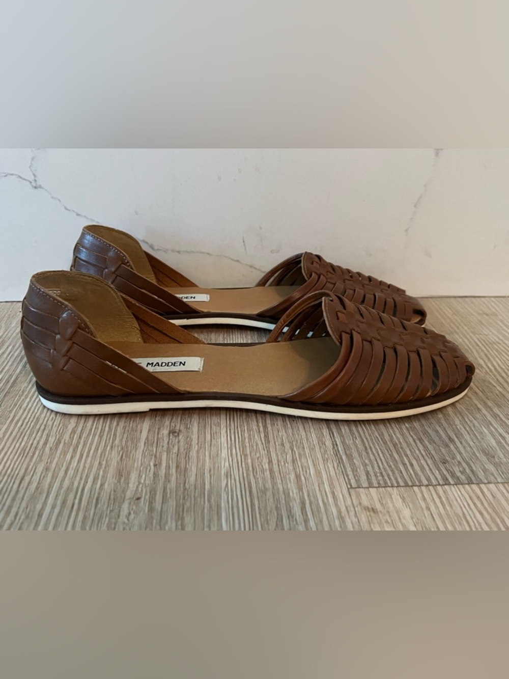 Steve Madden brown leather
Huaraches